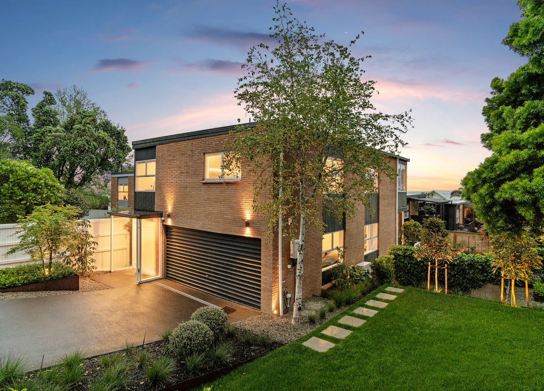 1/101 Marine Parade, Herne Bay, Auckland - Carousel 1