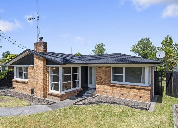 70 Ascot Road, Chartwell, Hamilton - Carousel 1