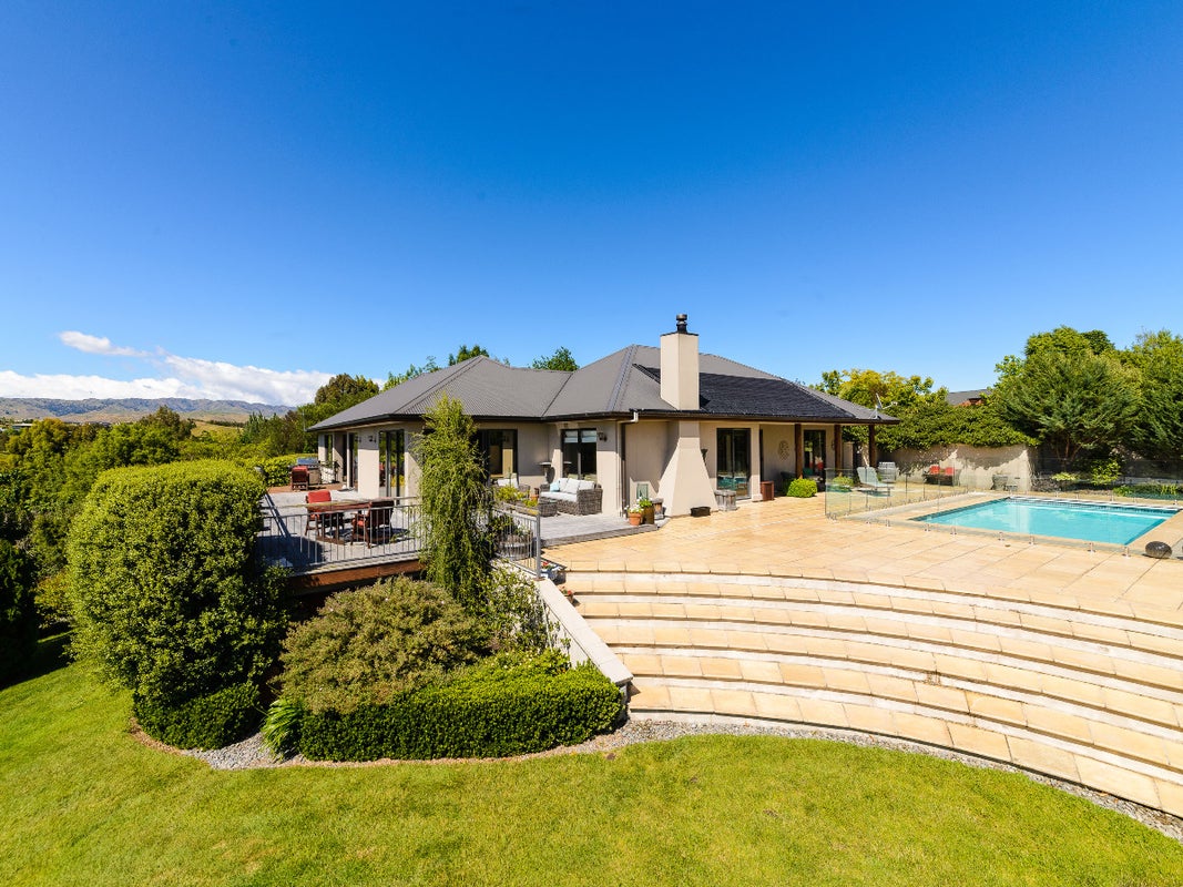 14 Edgehill Place, Blenheim - Carousel 1