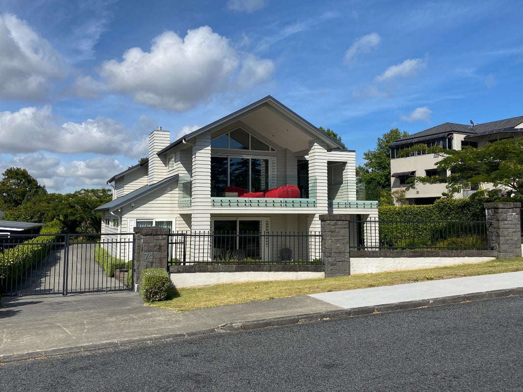 74 Marine Parade, Mellons Bay, Auckland - Carousel 1