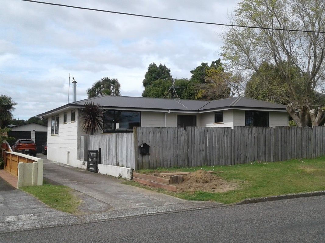 1 Victory Road, Fairy Springs, Rotorua - Carousel 1