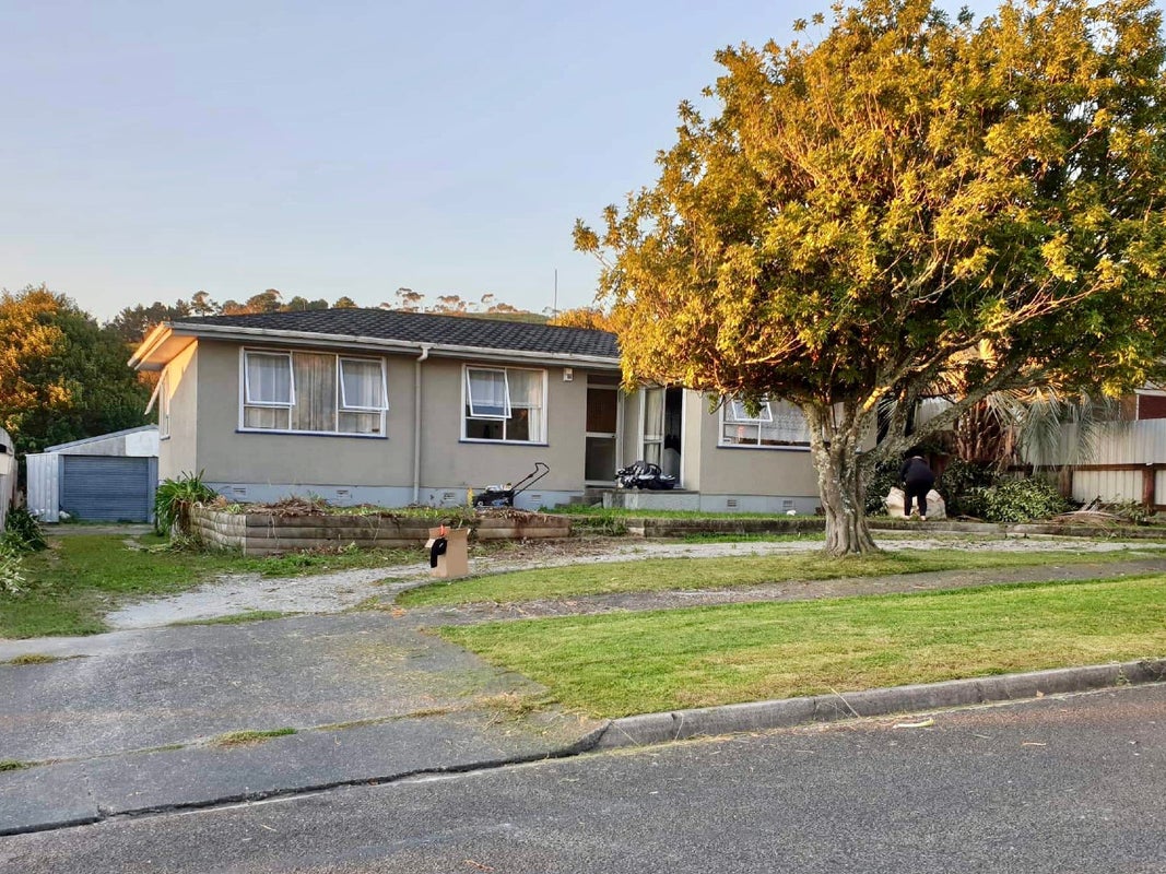 18 Einstein Street, Outer Kaiti, Gisborne - Carousel 1