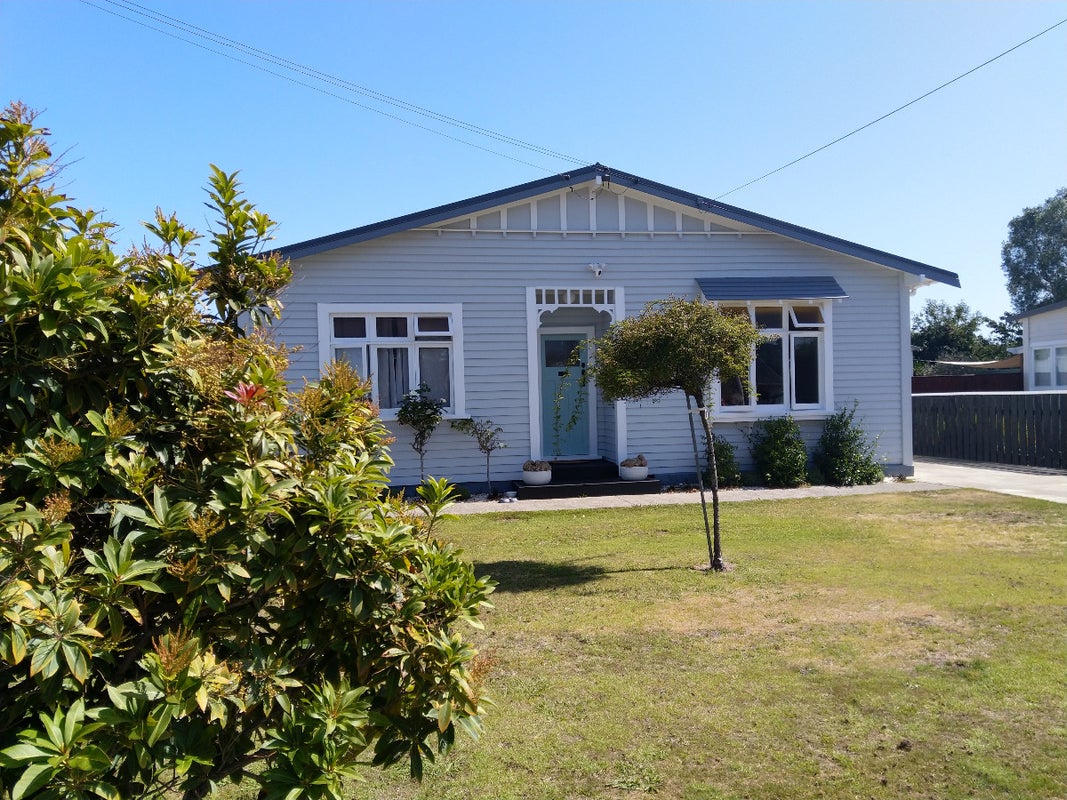 8 Hakeke Street, Whanganui East, Whanganui - Carousel 1