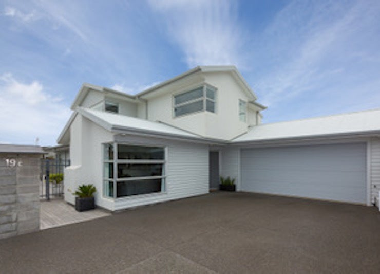 19C Beach Street, Fitzroy, New Plymouth - Carousel 1