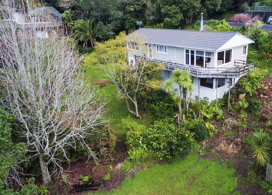 86 Pah Road, Cockle Bay, Auckland - Carousel 1
