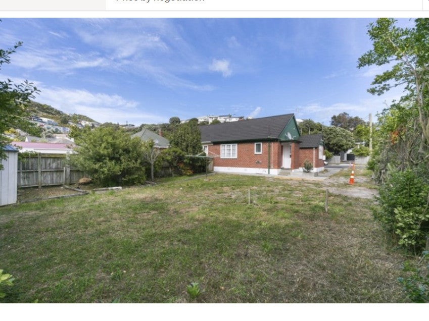 53 Strathmore Avenue, Strathmore Park, Wellington - Carousel 1