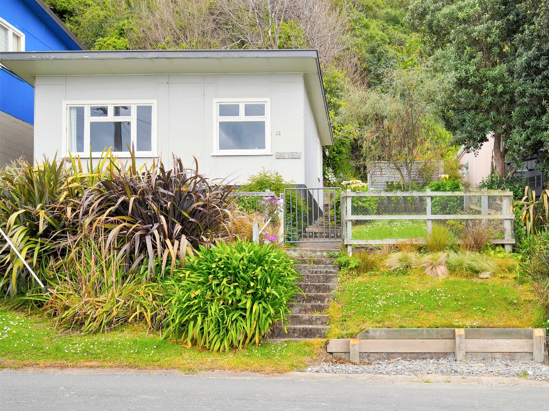 12 Moody Street, Gore Bay, Cheviot - Carousel 1