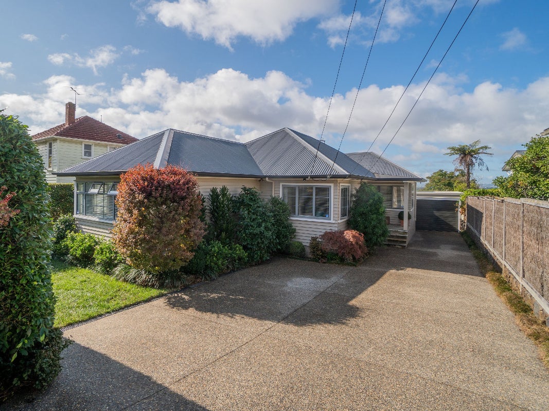 33 Te Kawa Road, Greenlane, Auckland - Carousel 1