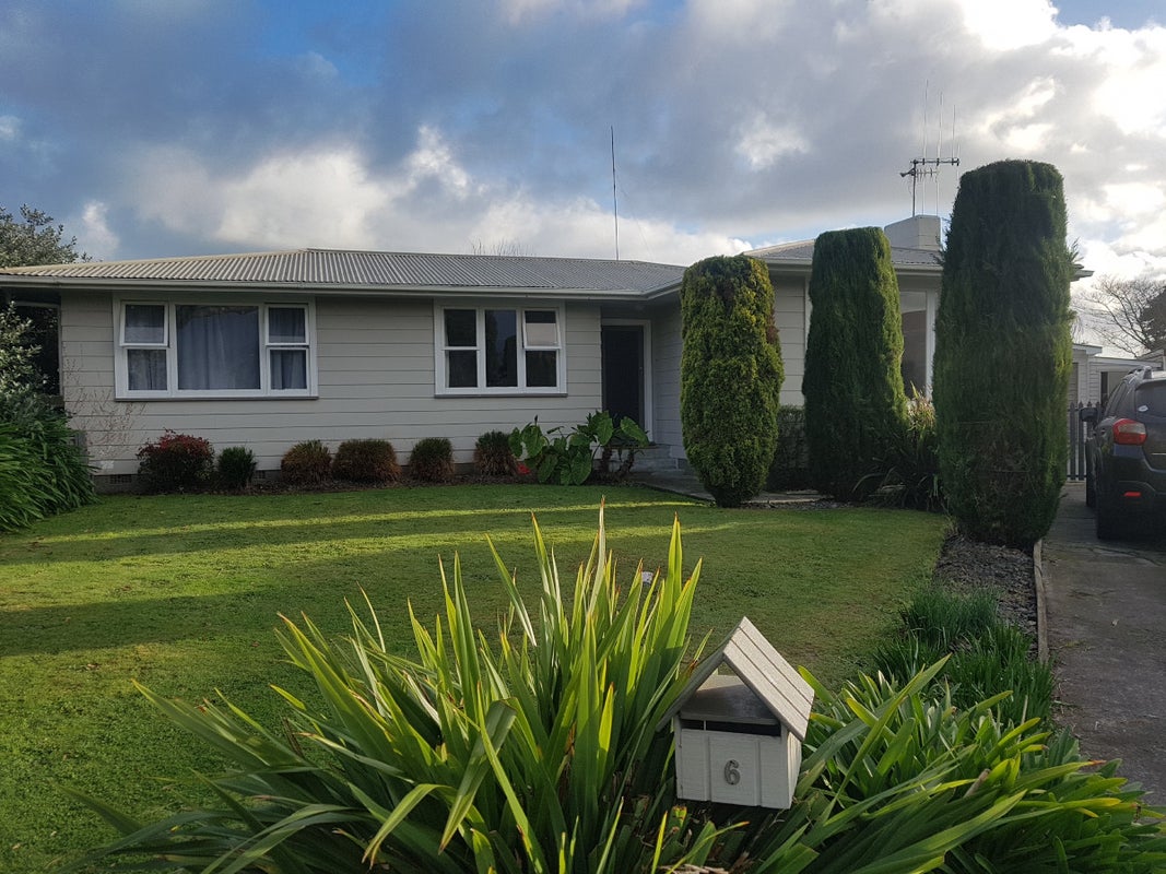 6 Hinau Place, Cloverlea, Palmerston North - Carousel 1