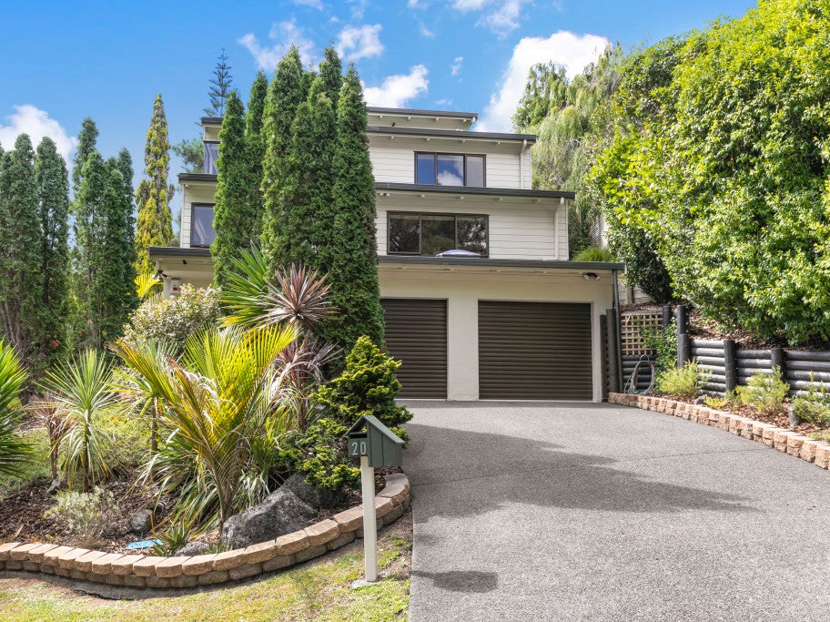 20 Saddleback Rise, Murrays Bay, Auckland - Carousel 1