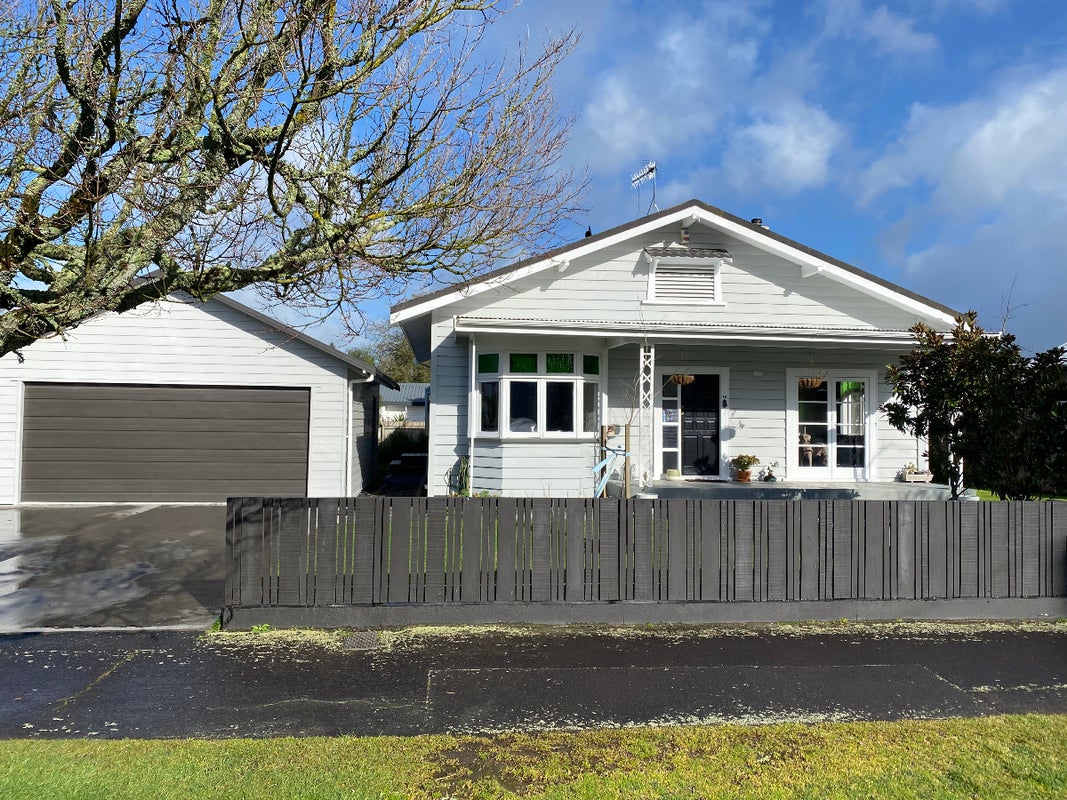 16 Argyle Street, Hamilton East, Hamilton - Carousel 1