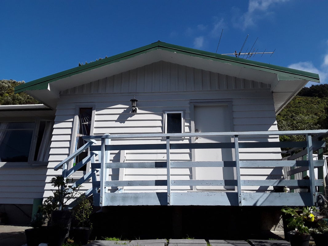 93 Happy Valley Road, Owhiro Bay, Wellington - Carousel 1