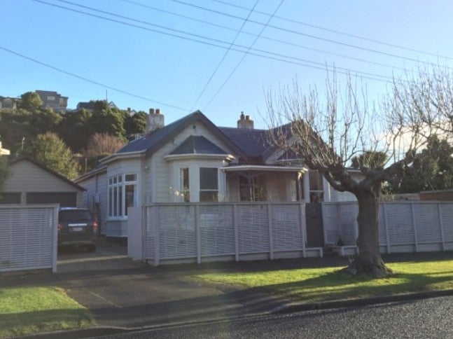 10 Valpy Street, Saint Clair, Dunedin - Carousel 1