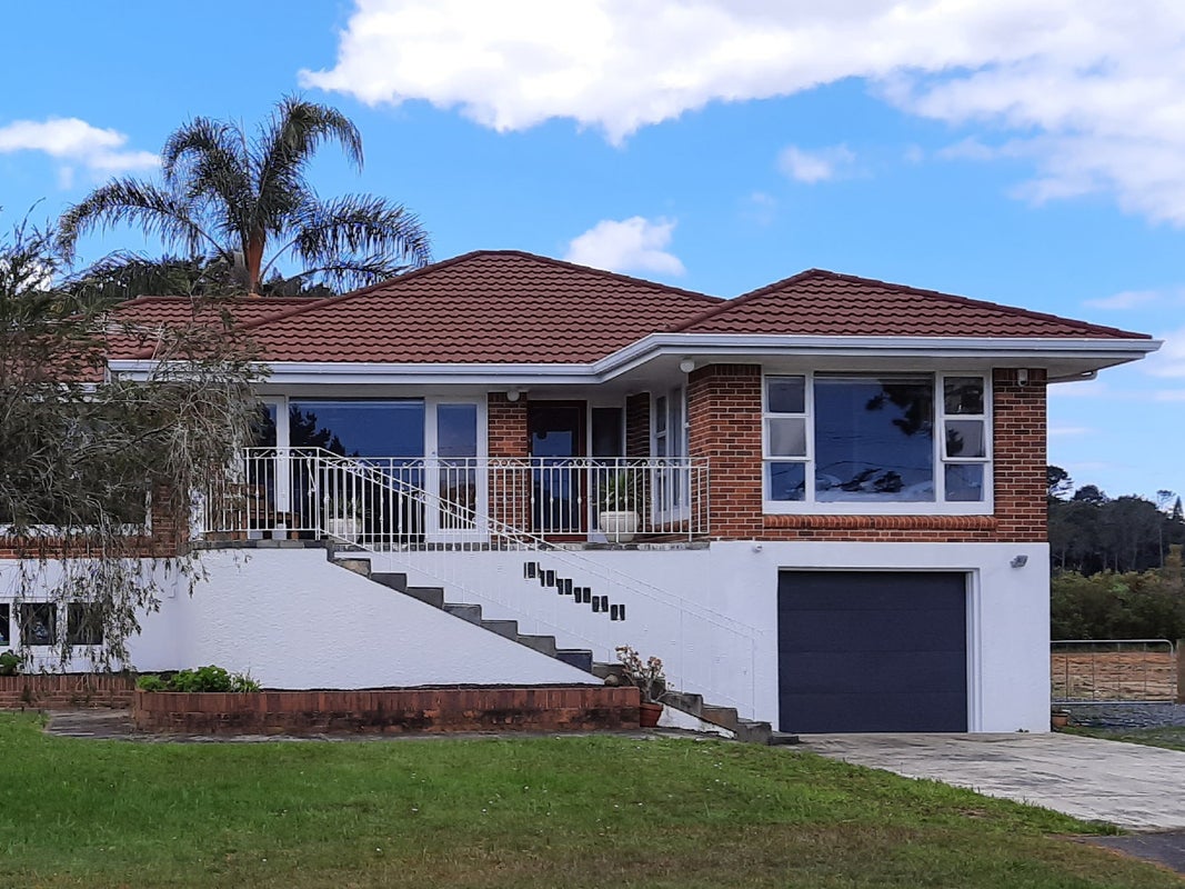 40 Shaw Road, Oratia, Auckland - Carousel 1