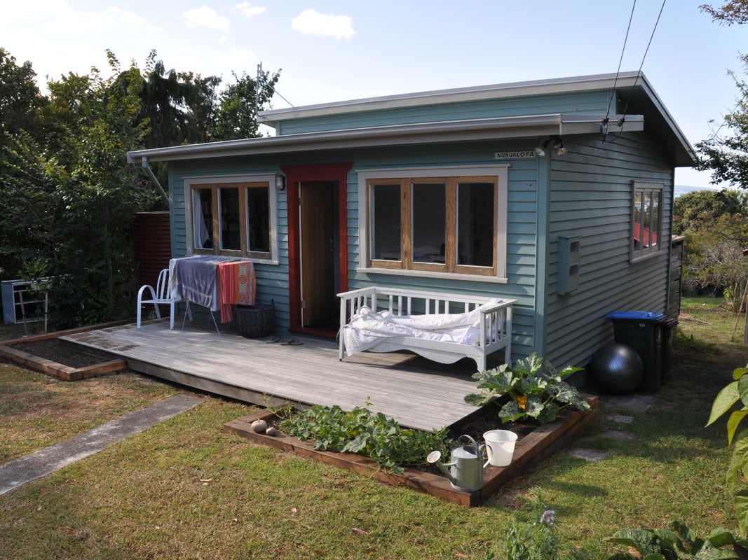 154 Ocean View Road, Oneroa, Waiheke Island - Carousel 1