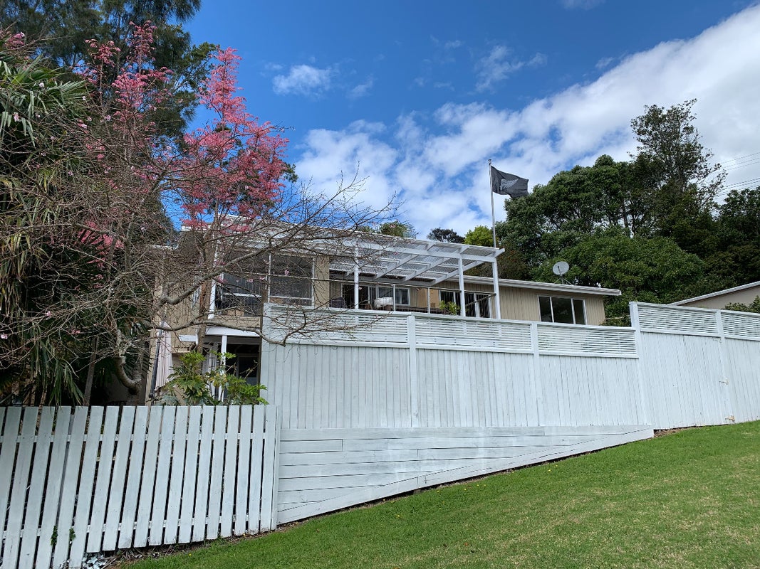 1/1 Odin Place, Beach Haven, Auckland - Carousel 1