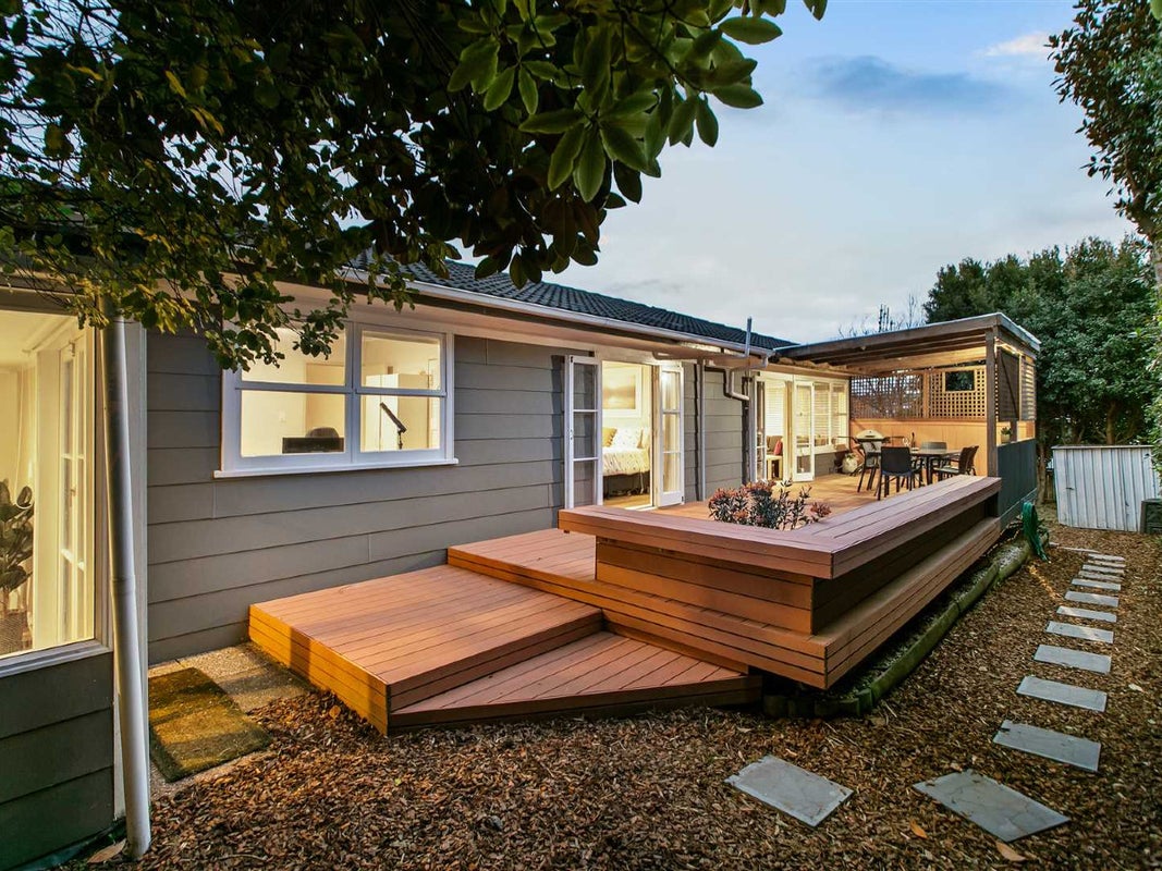 2/32A Sunnynook Road, Sunnynook, Auckland - Carousel 1