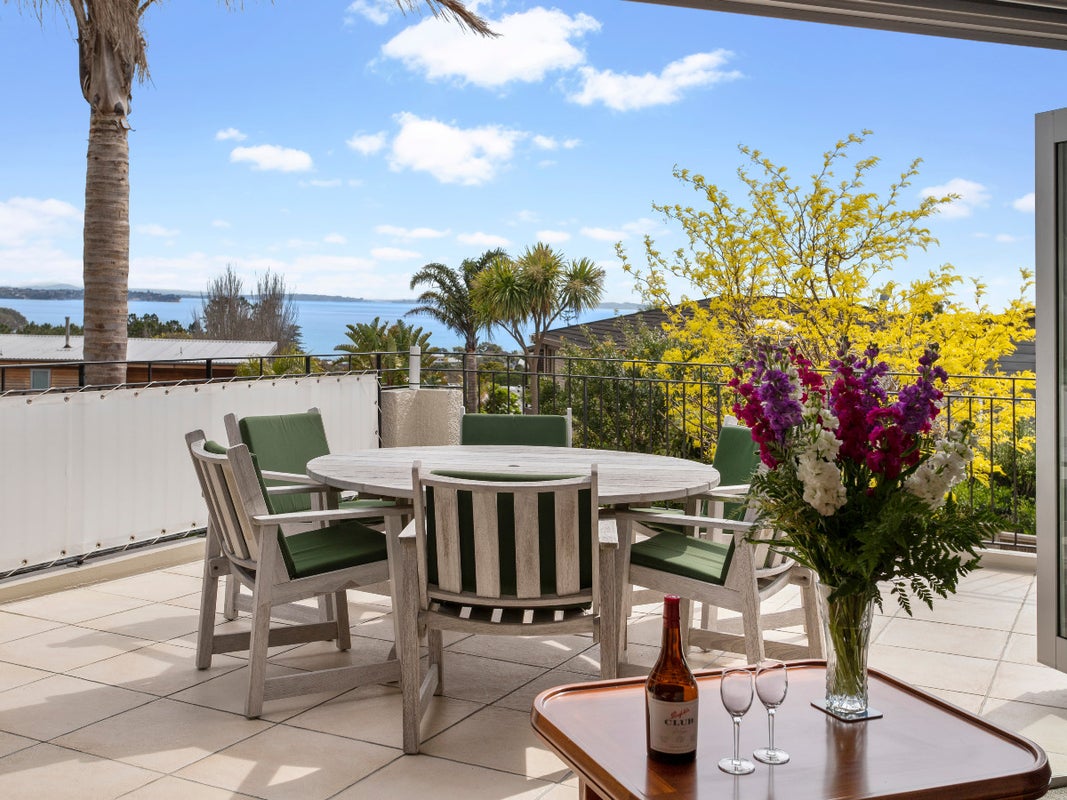 2/164 Aberdeen Road, Campbells Bay, Auckland - Carousel 1
