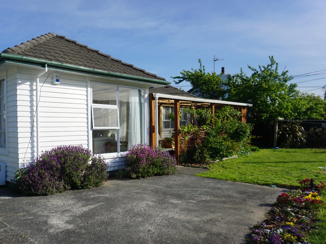 7 Sheridan Crescent, Trentham, Upper Hutt - Carousel 1