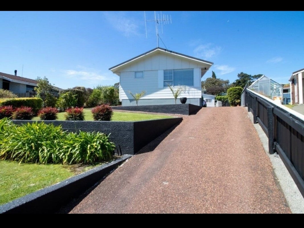 32 Treadwell Street, Springvale, Whanganui - Carousel 1
