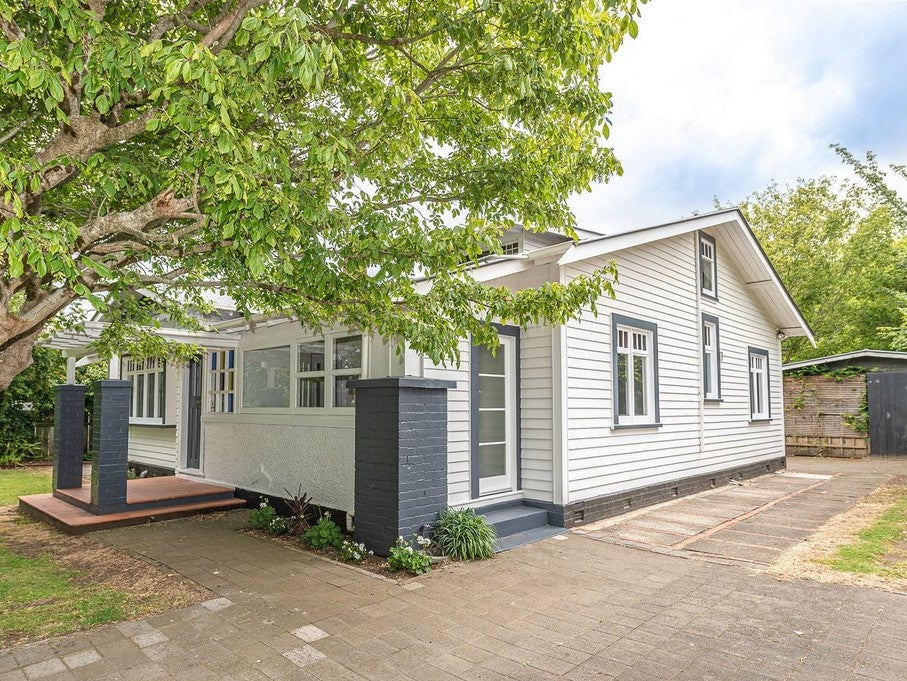 10 Selwyn Crescent, College Estate, Whanganui - Carousel 1