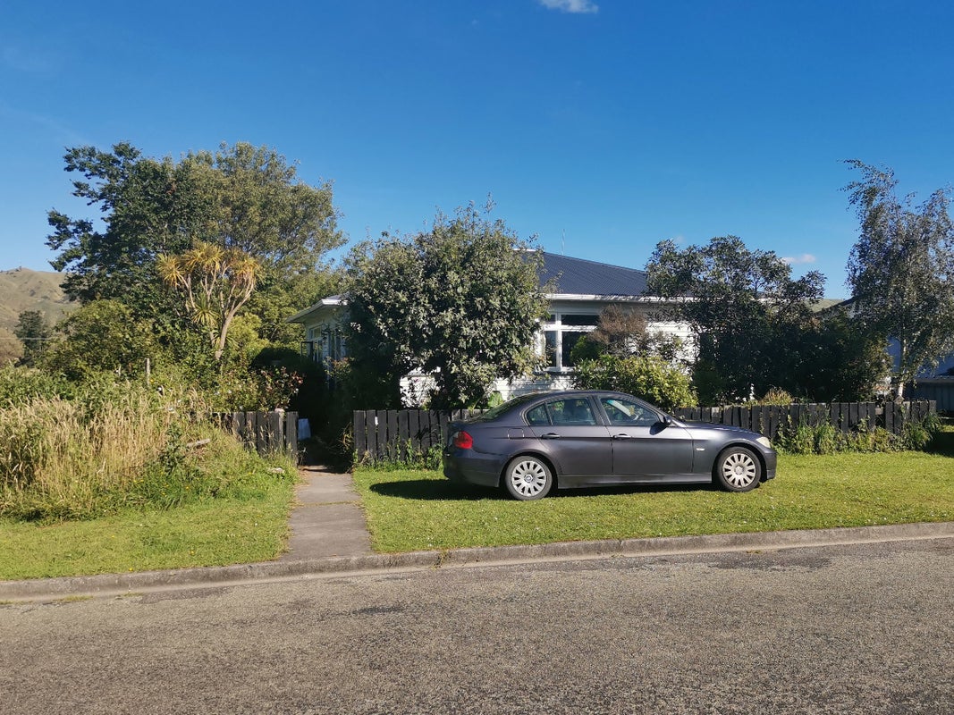 42 Kowhai Street, Tokomaru, Palmerston North - Carousel 1
