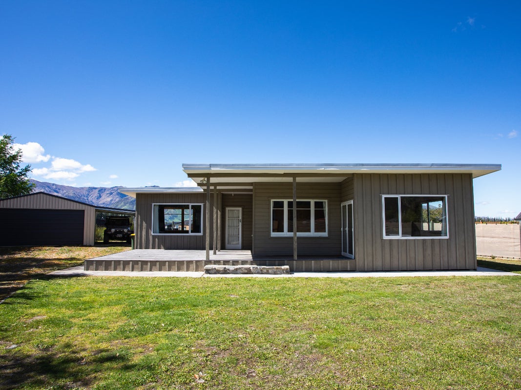 23 Bell Street, Wanaka - Carousel 1