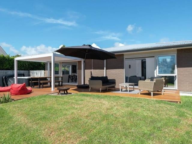50A Beachlands Road, Beachlands, Auckland - Carousel 1