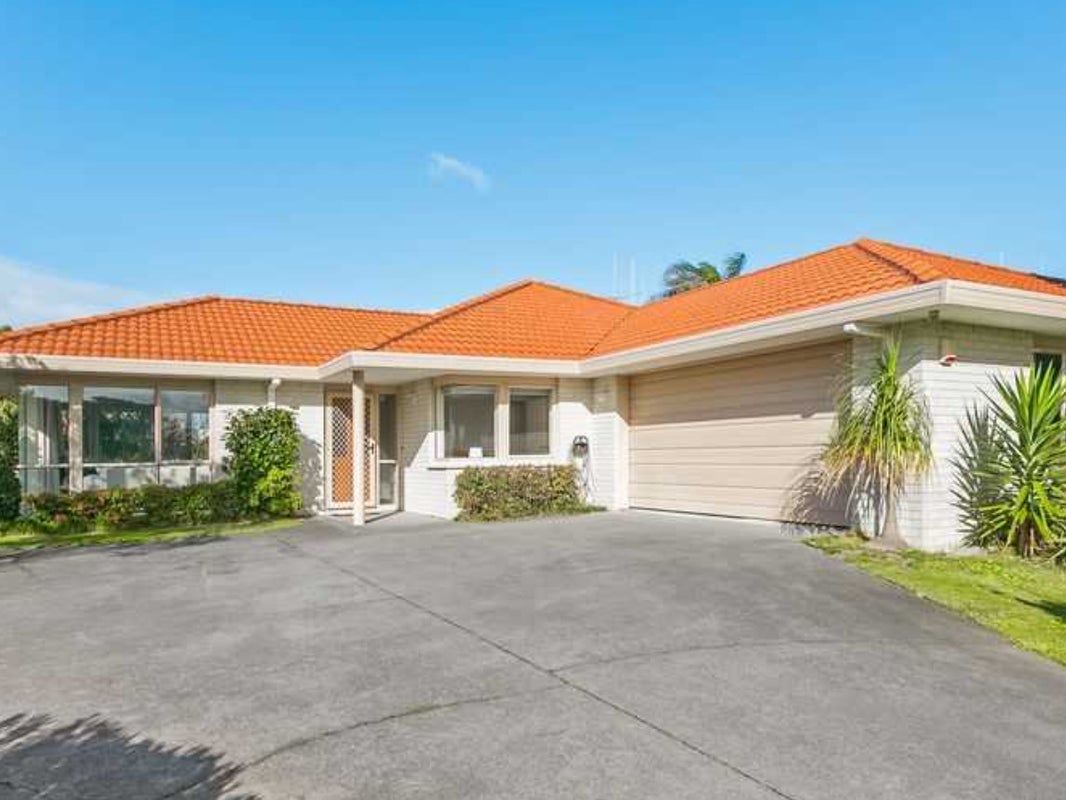 32 Malibu Key, Papamoa Beach, Papamoa - Carousel 1