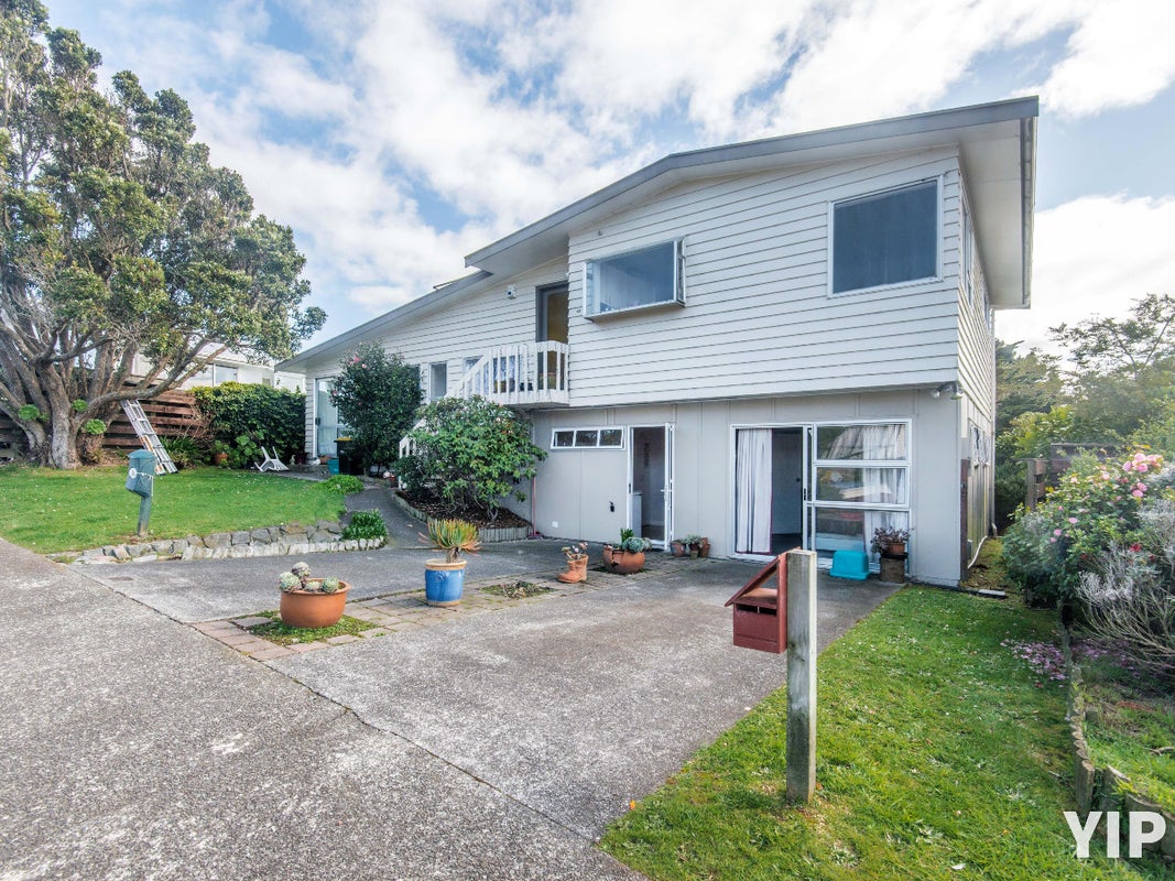 48 Edgecombe Street, Newlands, Wellington - Carousel 1
