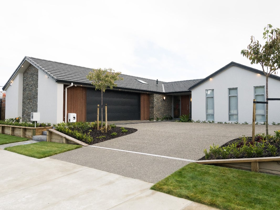 5 Tupare Place, Highlands Park, New Plymouth - Carousel 1
