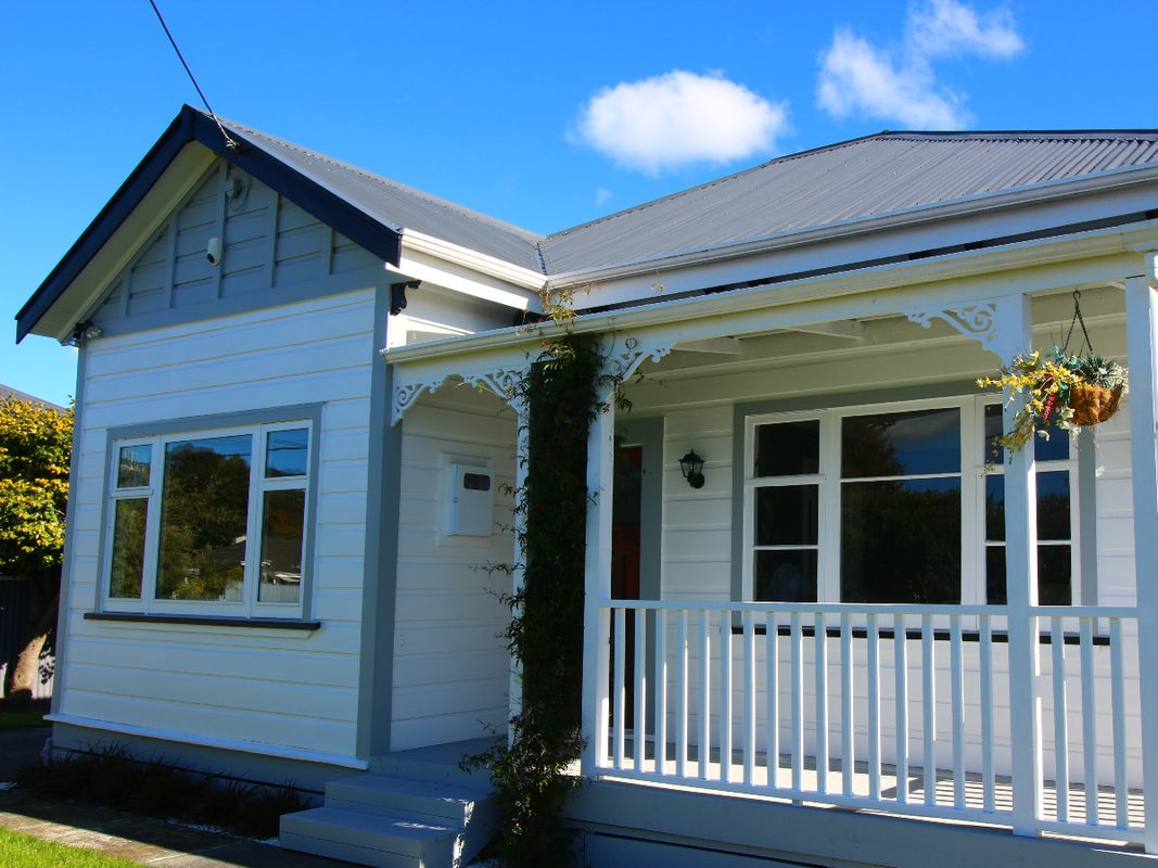 33 Henry Street, Ebdentown, Upper Hutt - Carousel 1