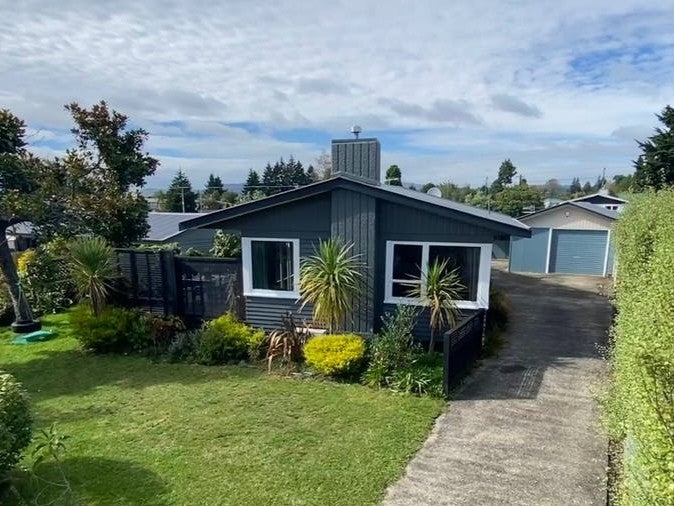 20 Totaravale Street, Pukehangi, Rotorua - Carousel 1