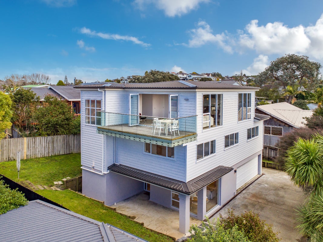 2/112 Awaruku Road, Torbay, Auckland - Carousel 1