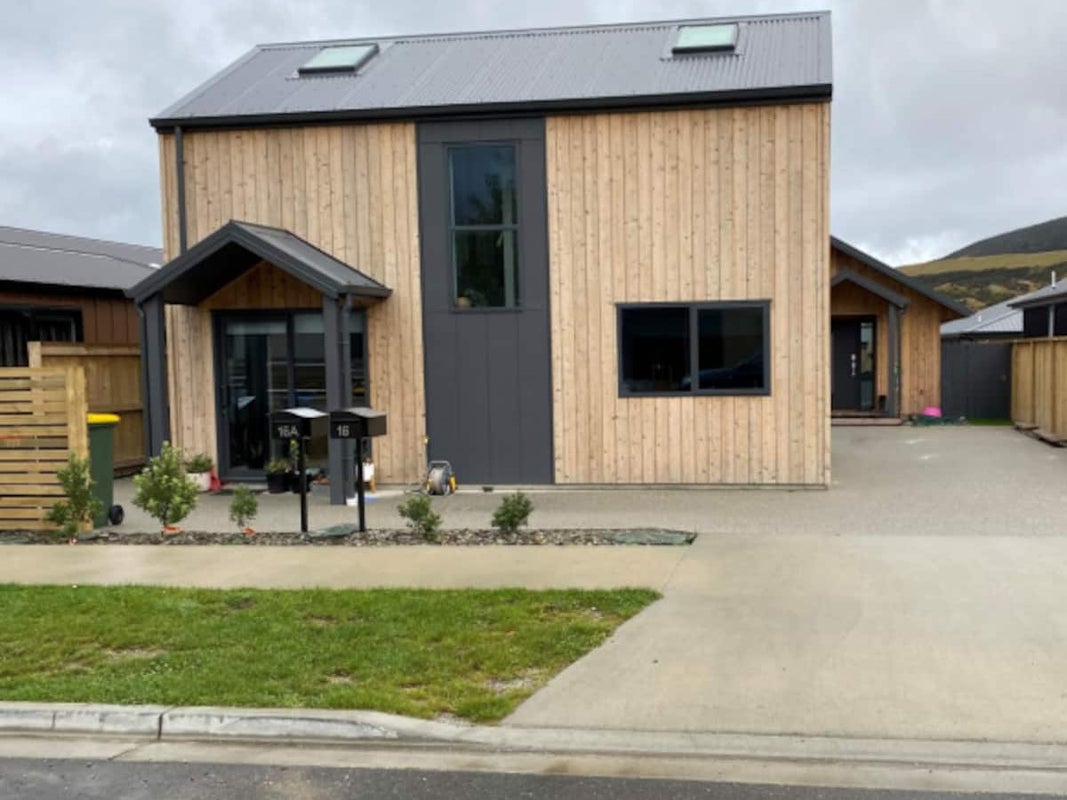 16 Bale Road, Jacks Point, Queenstown - Carousel 1