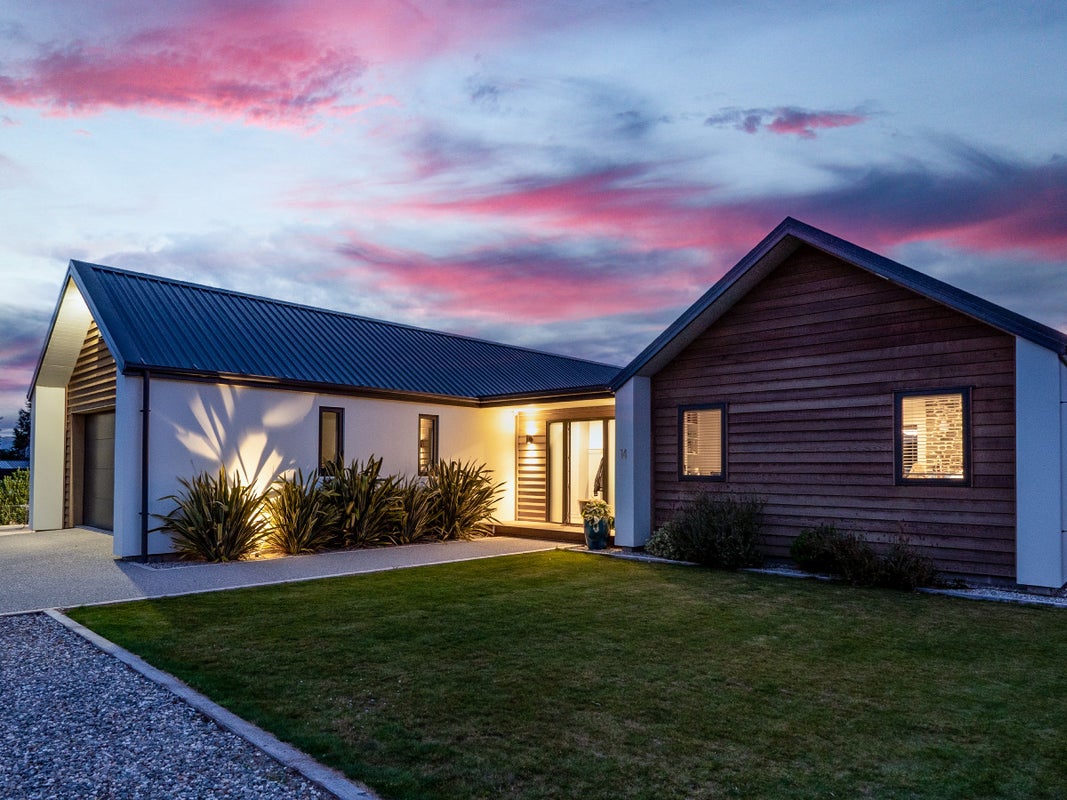 14 Skylark Place, Wanaka - Carousel 1