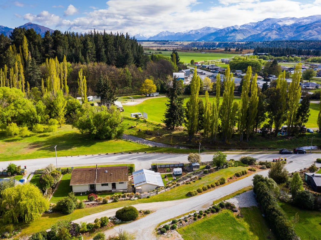 52 Kingan Road, Luggate, Wanaka - Carousel 1