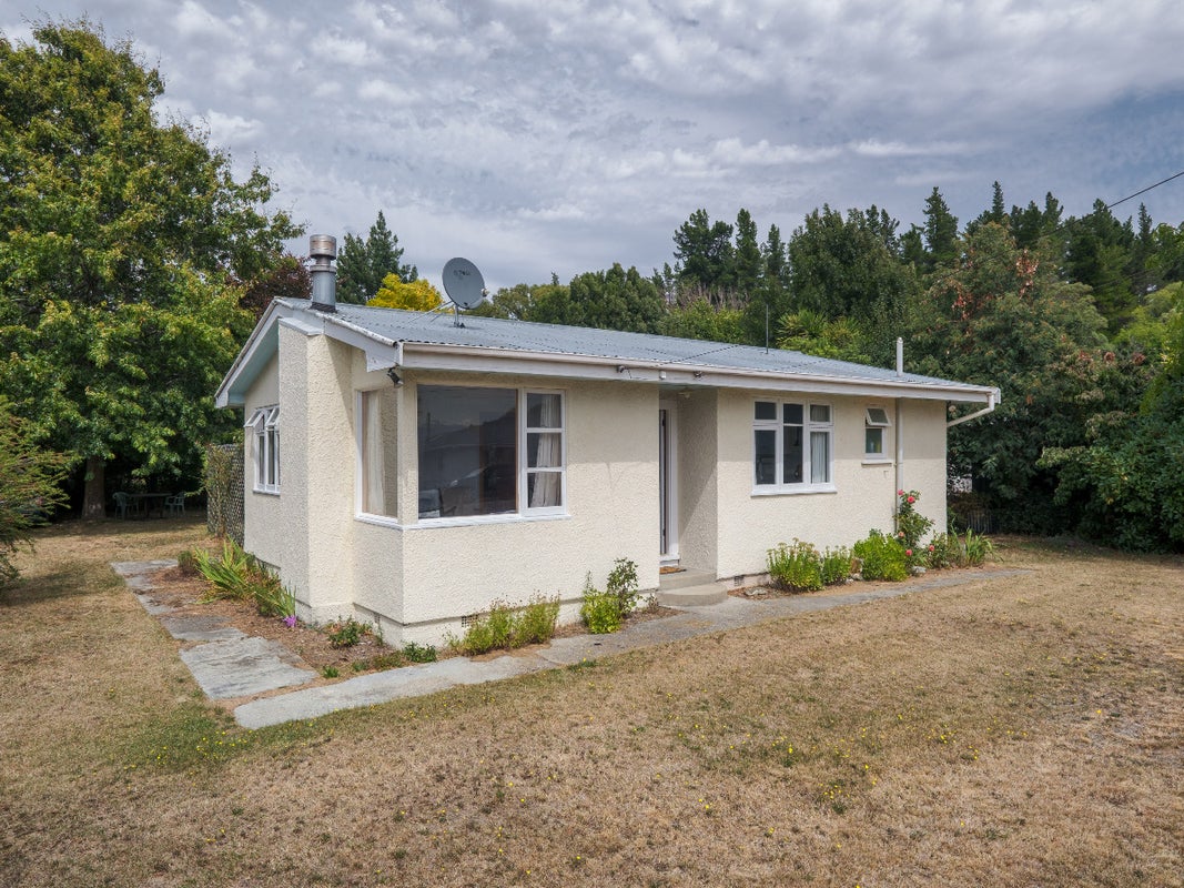 2 Reid Avenue, Luggate, Cromwell - Carousel 1