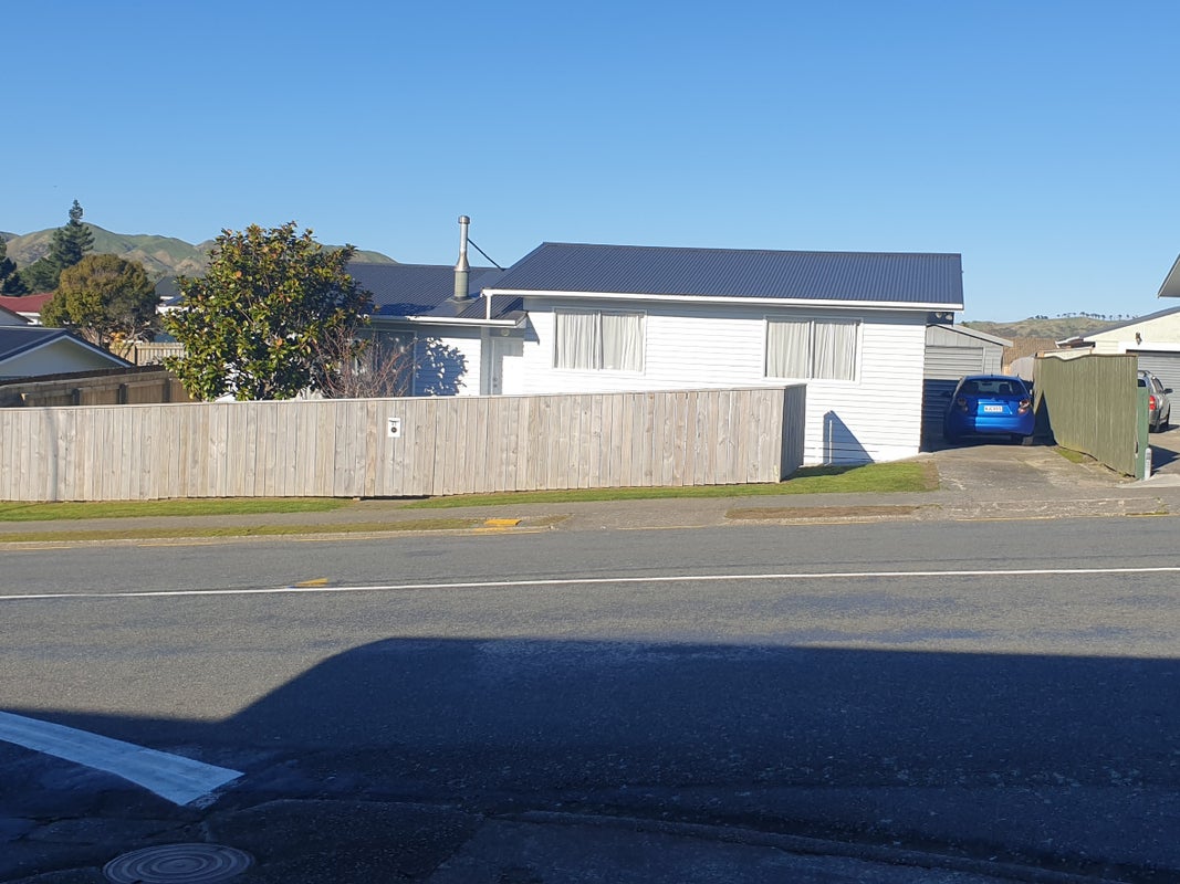 417 Warspite Avenue, Ascot Park, Porirua - Carousel 1