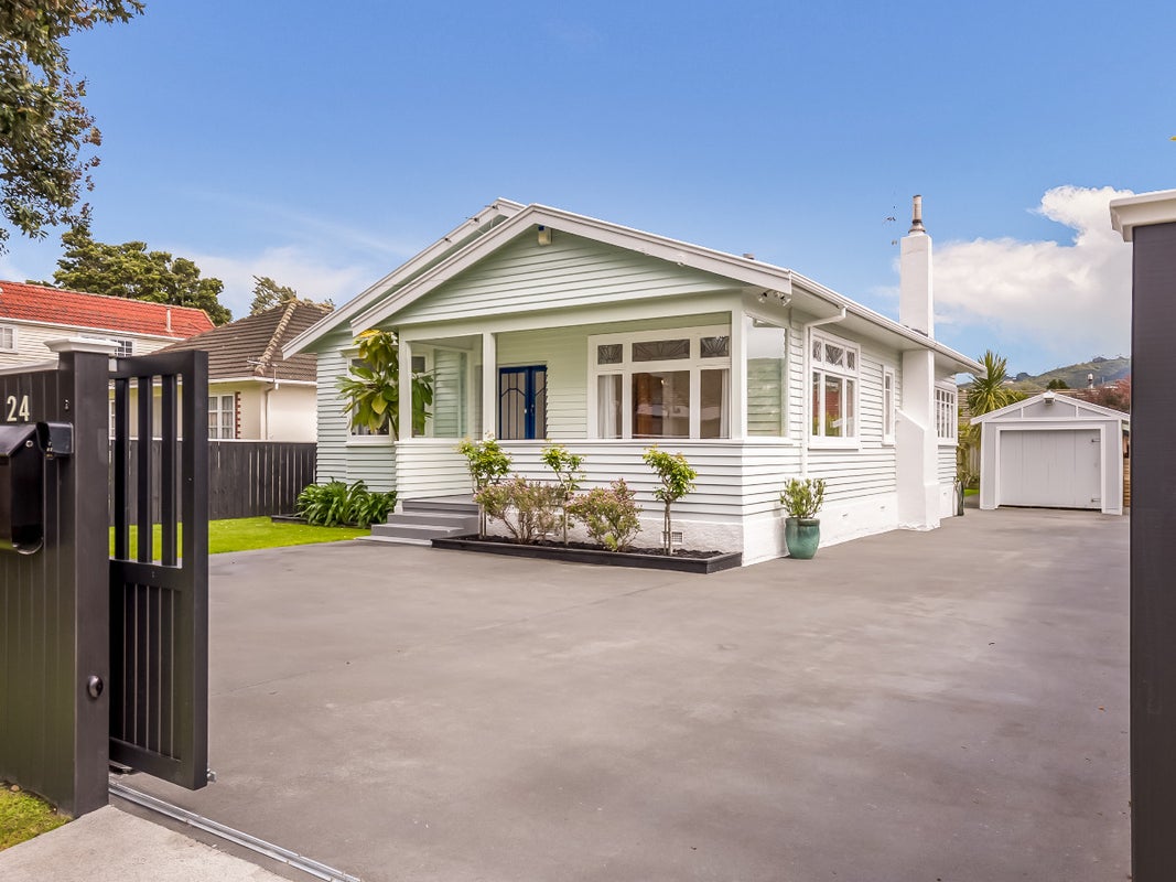 24 Hart Avenue, Boulcott, Lower Hutt - Carousel 1