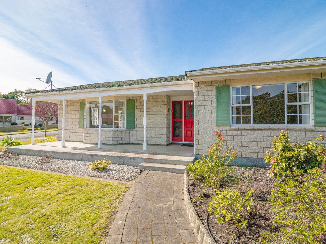 1 Collier Place, Saint Johns Hill, Whanganui - Carousel 1