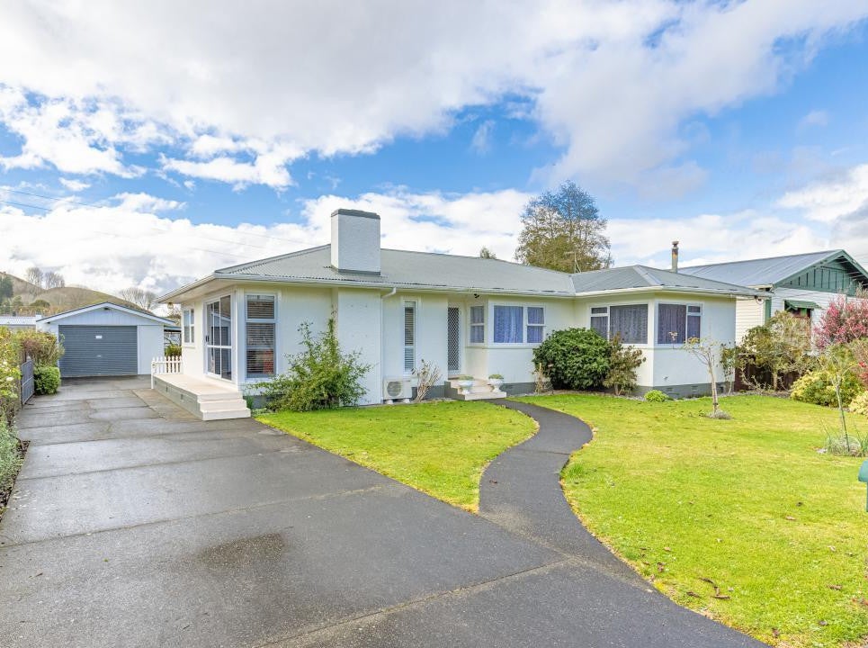 48 Roberts Avenue, Aramoho, Whanganui - Carousel 1