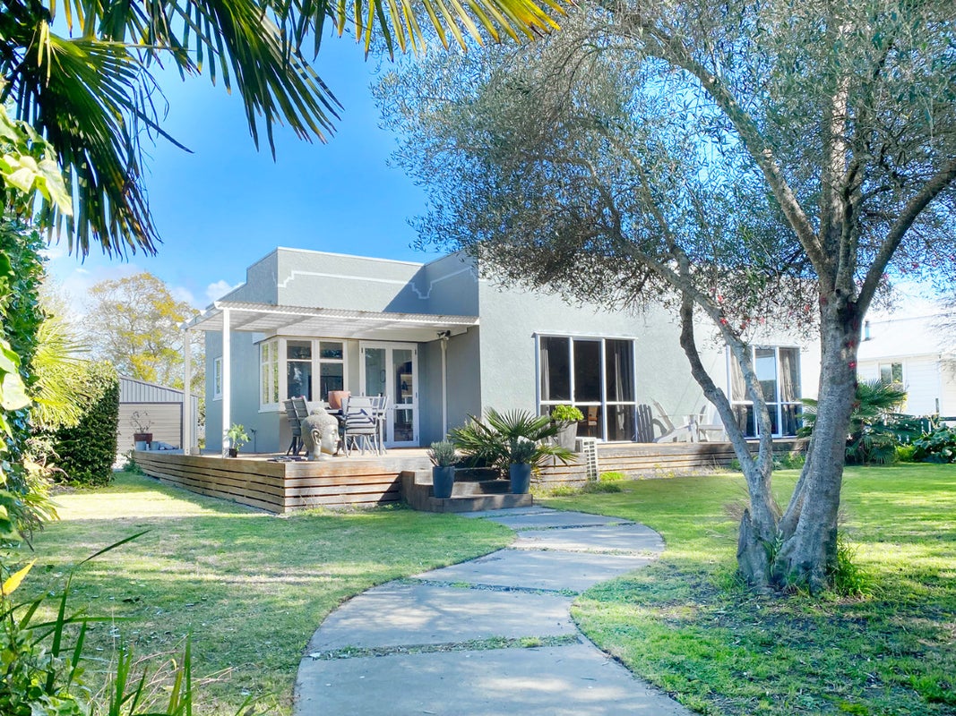 7 Petane Road, Bay View, Napier - Carousel 1