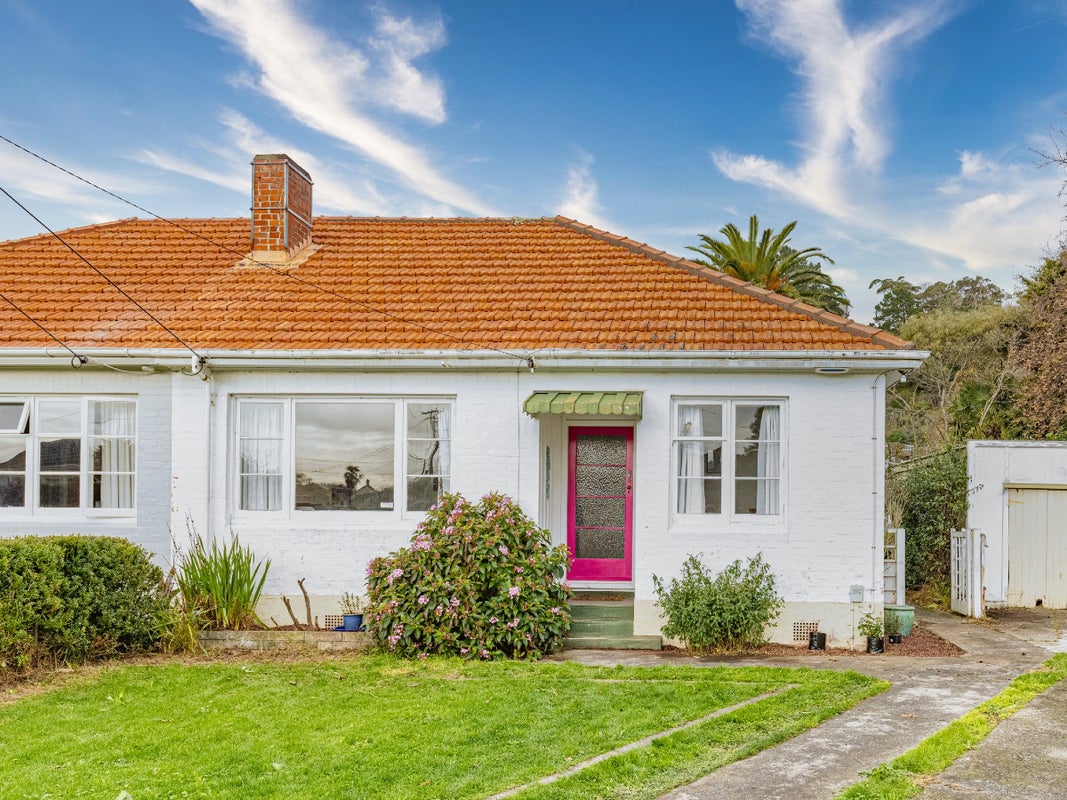 16 Clapham Place, Whanganui East, Whanganui - Carousel 1