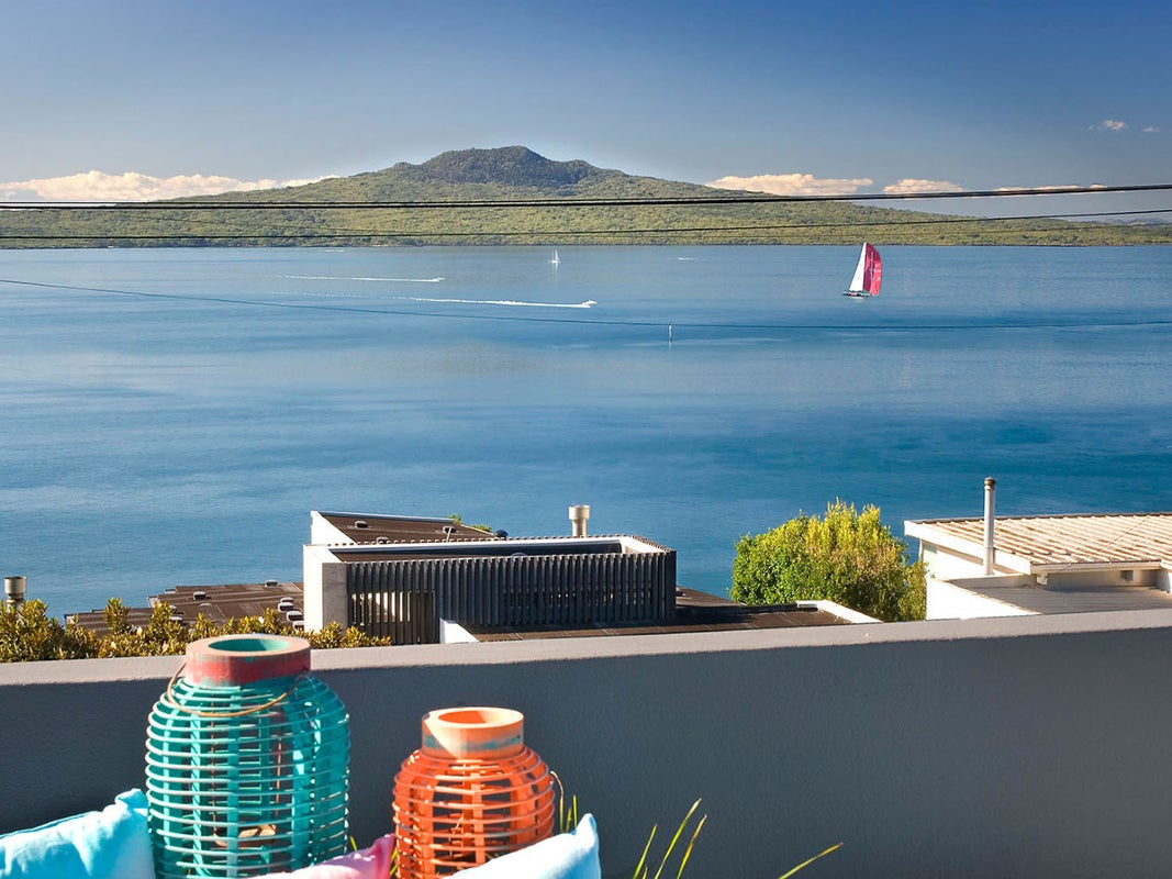 87 Seacliffe Avenue, Narrow Neck, Auckland - Carousel 1