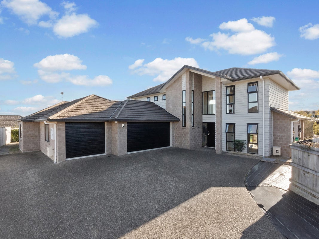 30 Bramber Street, Flagstaff, Hamilton - Carousel 1