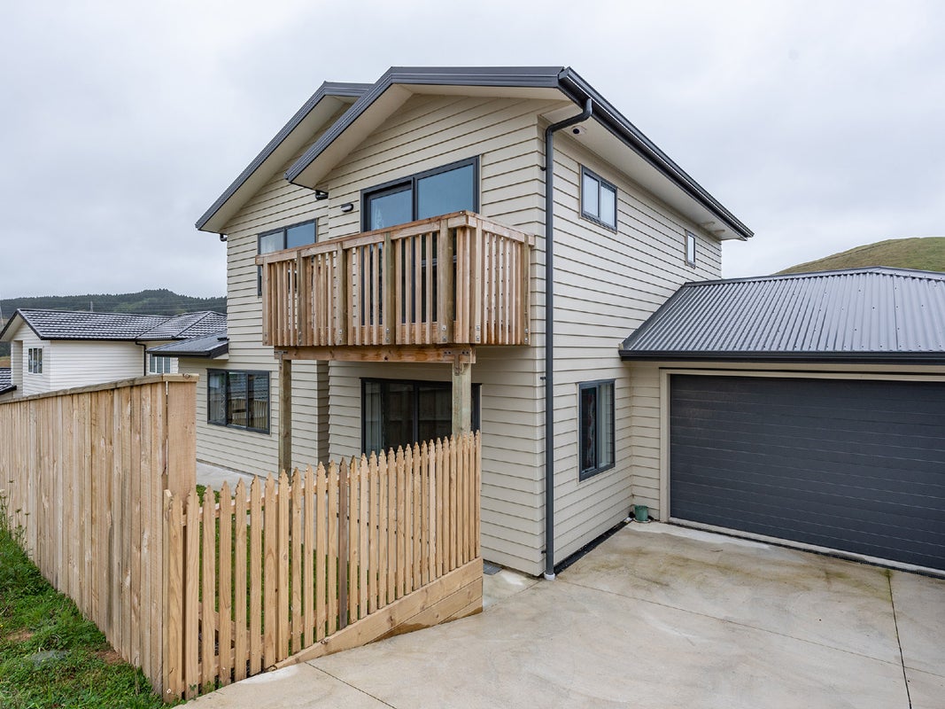 40 Melksham Drive, Churton Park, Wellington - Carousel 1
