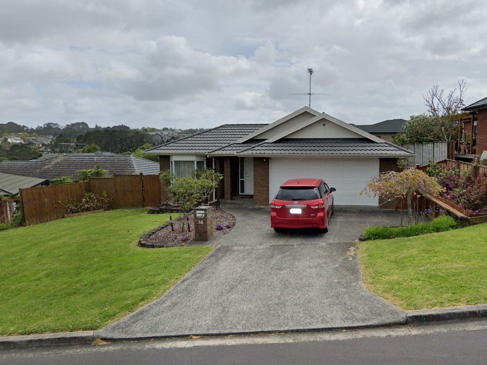 16 Marbella Crescent, Oteha, Auckland - Carousel 1