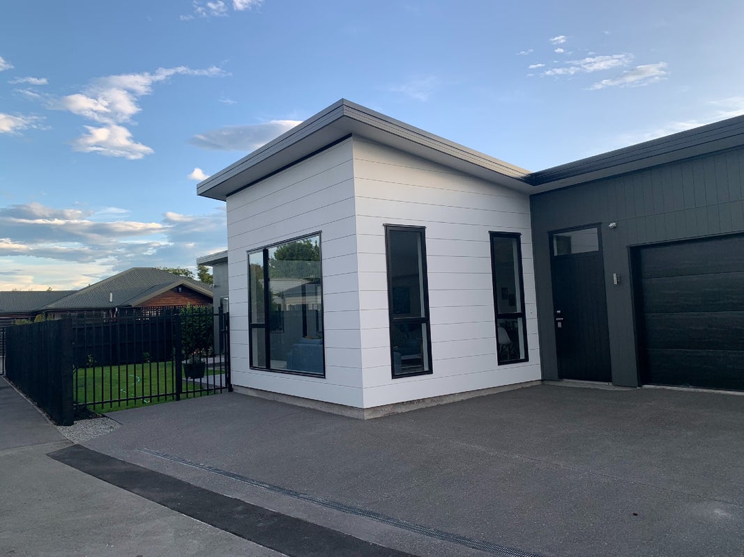 1/93 Aorangi Road, Bryndwr, Christchurch - Carousel 1