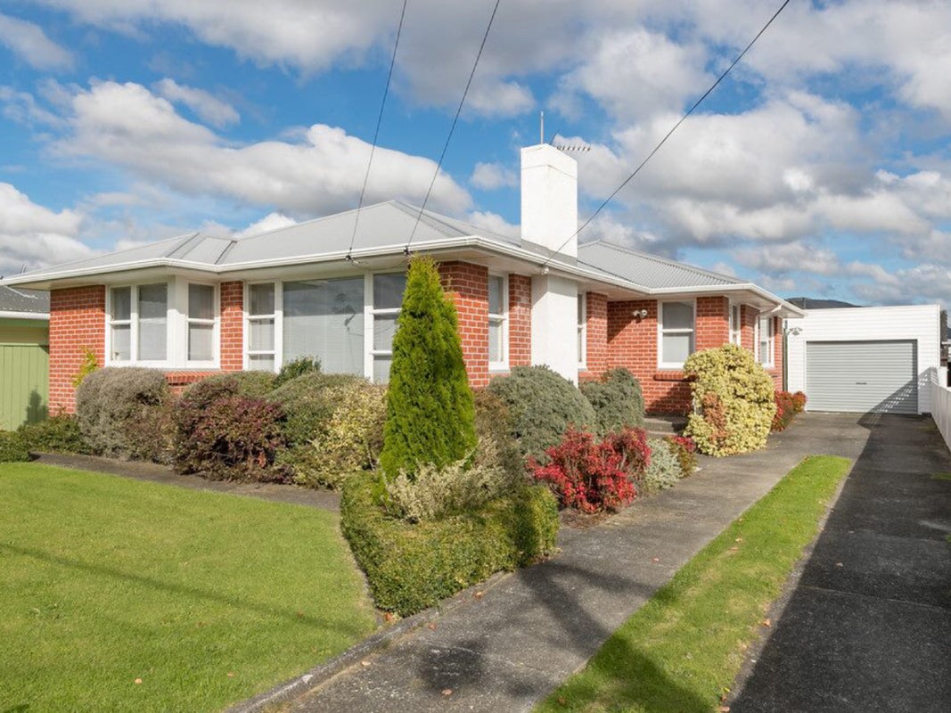 21 Garden Road, Avalon, Lower Hutt - Carousel 1
